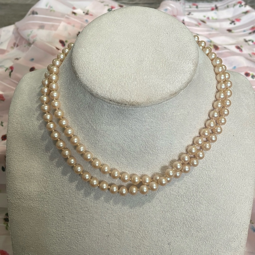 Vintage Peachy Pink Pearl Necklace